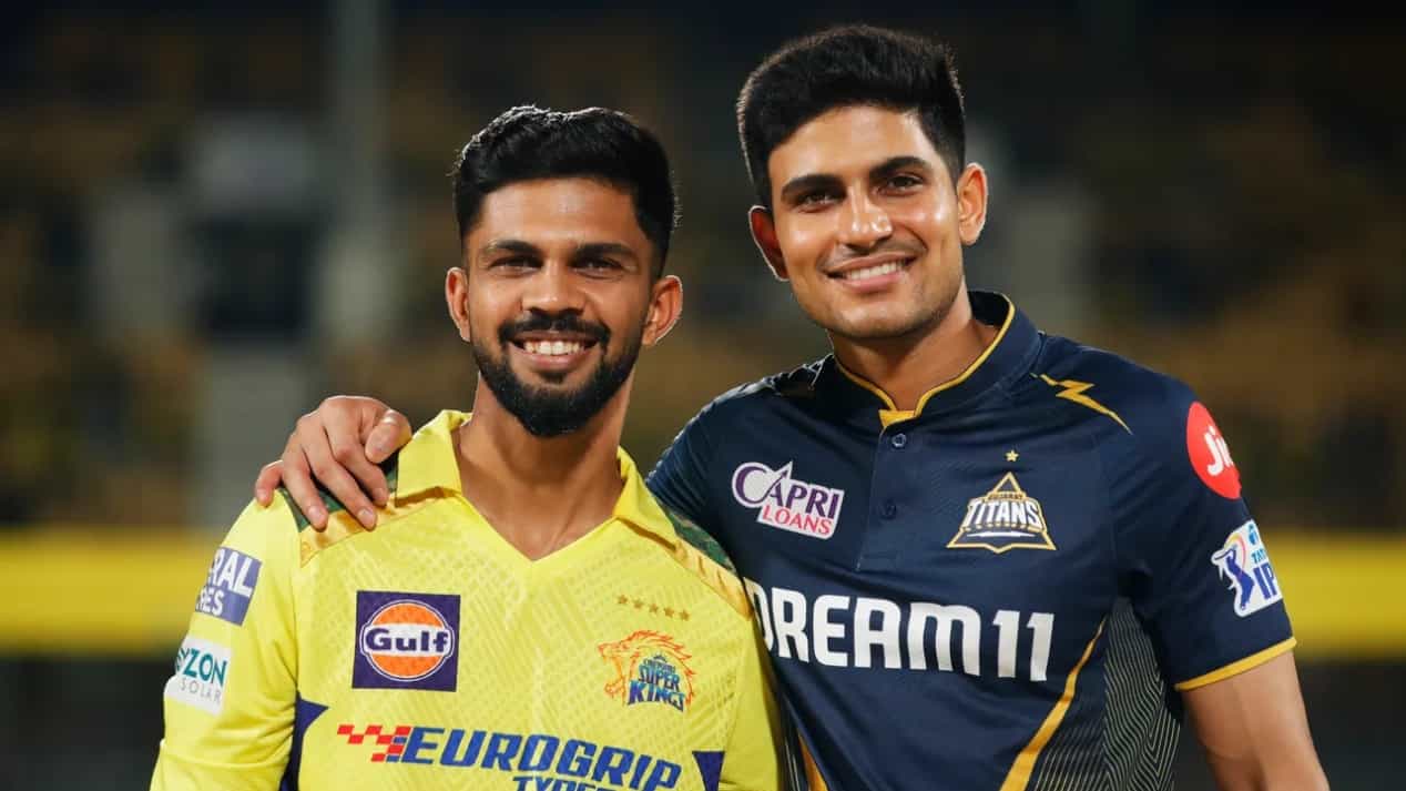 IPL 2024 : ಮಾರ್ಚ್ 26 ರಂದು ಚೆನ್ನೈನ ಎಂಎ ಚಿದಂಬರಂ ಸ್ಟೇಡಿಯಂನಲ್ಲಿ ನಡೆದ ಚೆನ್ನೈ ಸೂಪರ್ ಕಿಂಗ್ಸ್ ವಿರುದ್ಧ ಪಂದ್ಯದಲ್ಲಿ ನಿಧಾನಗತಿಯ ಓವರ್ ರೇಟ್ ಕಾಯ್ದುಕೊಂಡಿದ್ದಕ್ಕಾಗಿ ಗುಜರಾತ್ ಟೈಟಾನ್ಸ್ ನಾಯಕ ಶುಭ್ಮನ್ ಗಿಲ್ (Shubman Gill) ಅವರಿಗೆ ದಂಡ ವಿಧಿಸಲಾಗಿದೆ. ಕನಿಷ್ಠ ಓವರ್ ರೇಟ್ ಅಪರಾಧಗಳಿಗೆ ಸಂಬಂಧಿಸಿದಂತೆ ಐಪಿಎಲ್ನ ನೀತಿ ಸಂಹಿತೆಯ ಅಡಿಯಲ್ಲಿ ಈ ಶಿಕ್ಷೆಗೆ ಗುರಿಯಾಗಿದ್ದಾರೆ.