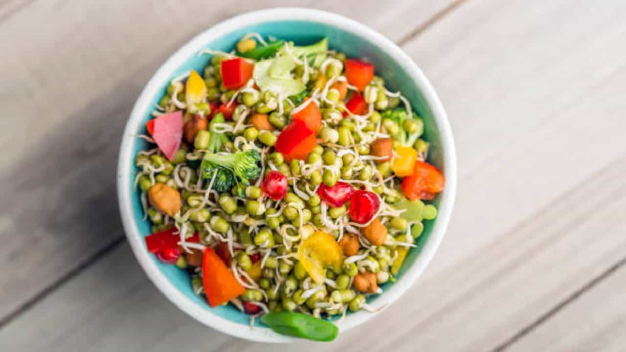 Diet Tips: ರಾತ್ರಿ ಸಲಾಡ್ ತಿನ್ನೋ ಅಭ್ಯಾಸ ಬಿಟ್ಟುಬಿಡಿ; ಅಚ್ಚರಿಯ ಕಾರಣ ಇಲ್ಲಿದೆ Diet Tips: ರಾತ್ರಿ ಸಲಾಡ್ ತಿನ್ನೋ ಅಭ್ಯಾಸ ಬಿಟ್ಟುಬಿಡಿ; ಅಚ್ಚರಿಯ ಕಾರಣ ಇಲ್ಲಿದೆ