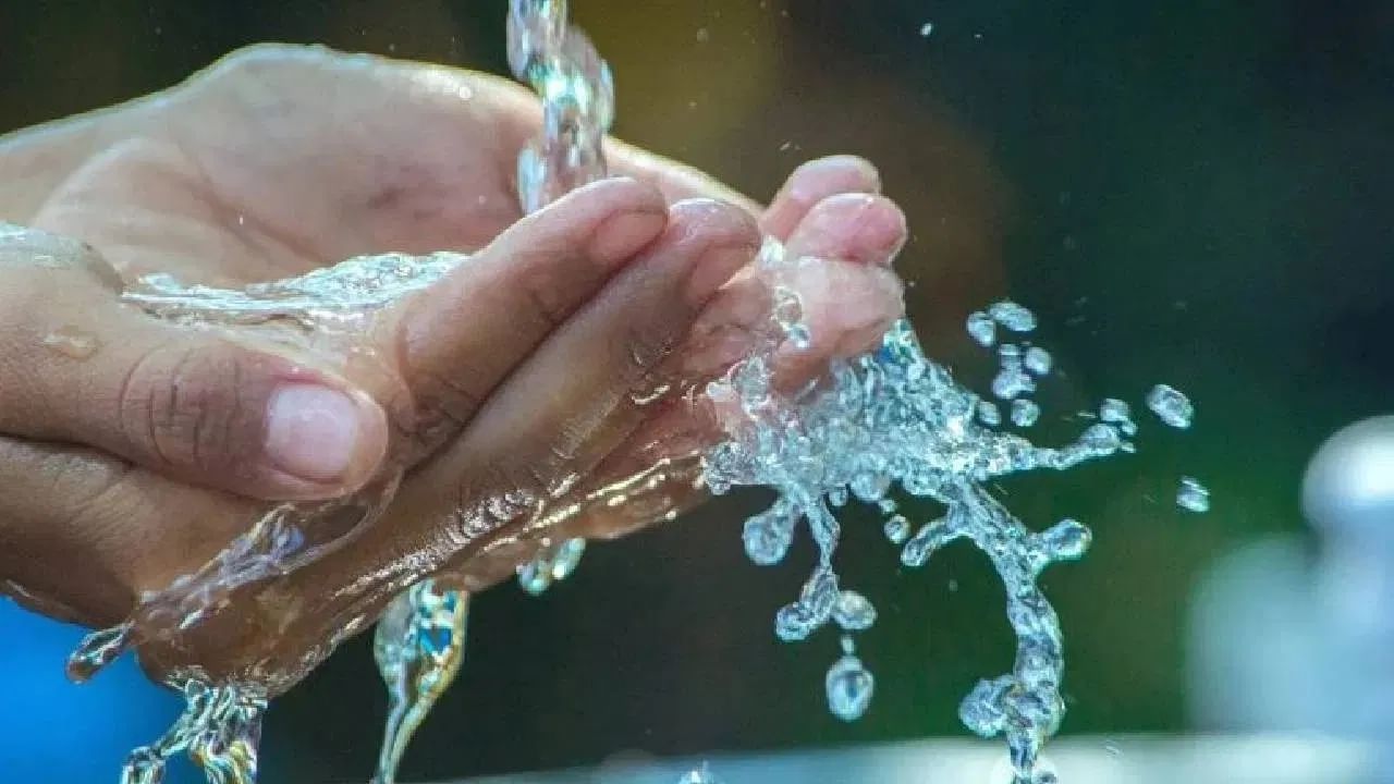 Bengaluru Water Crisis: ನೀರಿನ ಬಿಕ್ಕಟ್ಟು ಪರಿಹರಿಸಲು ಬಂದಿವೆ 4 ಆ್ಯಪ್! ಇದರಿಂದೇನು ಪ್ರಯೋಜನ? ಇಲ್ಲಿದೆ ನೋಡಿ Bengaluru Water Crisis: ನೀರಿನ ಬಿಕ್ಕಟ್ಟು ಪರಿಹರಿಸಲು ಬಂದಿವೆ 4 ಆ್ಯಪ್! ಇದರಿಂದೇನು ಪ್ರಯೋಜನ? ಇಲ್ಲಿದೆ ನೋಡಿ