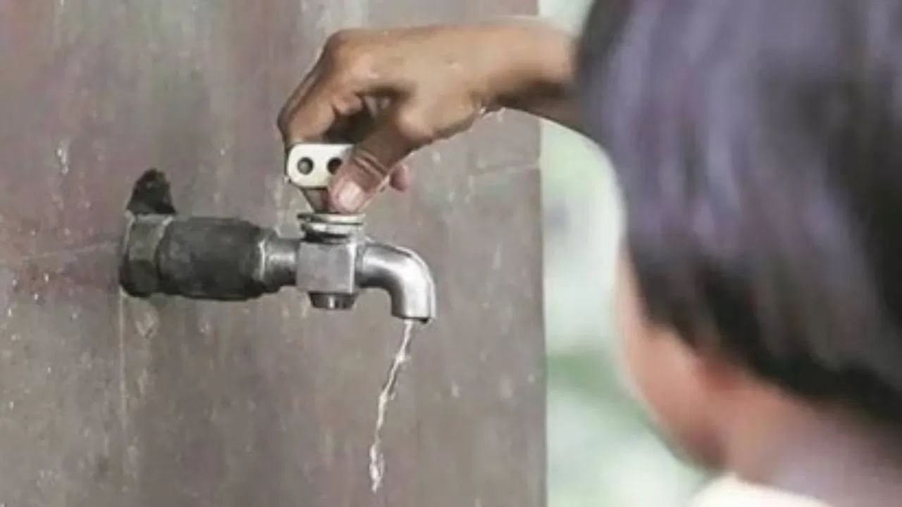 Bangalore Water Crisis: ಬೆಂಗಳೂರಿನ ಜನ ಹೀಗೆಲ್ಲ ನೀರು ಉಳಿಸುತ್ತಿದ್ದಾರೆ ನೋಡಿ!