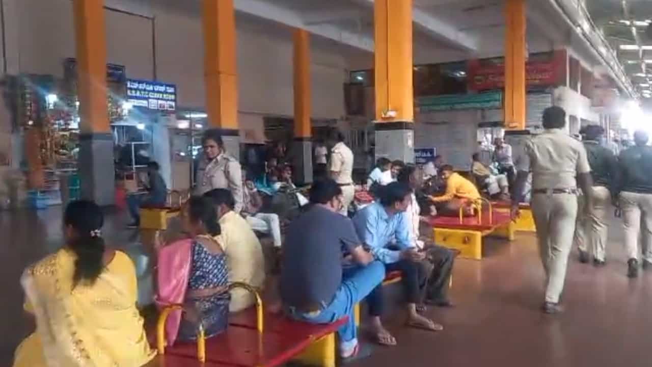 ರಾಮೇಶ್ವರಂ ಕೆಫೆ ಬಾಂಬ್ ಸ್ಫೋಟ: ಕರ್ನಾಟಕದ ಎಲ್ಲ ಬಸ್ಸು, ರೈಲು ನಿಲ್ದಾಣಗಳಲ್ಲಿ ಕಟ್ಟೆಚ್ಚರ