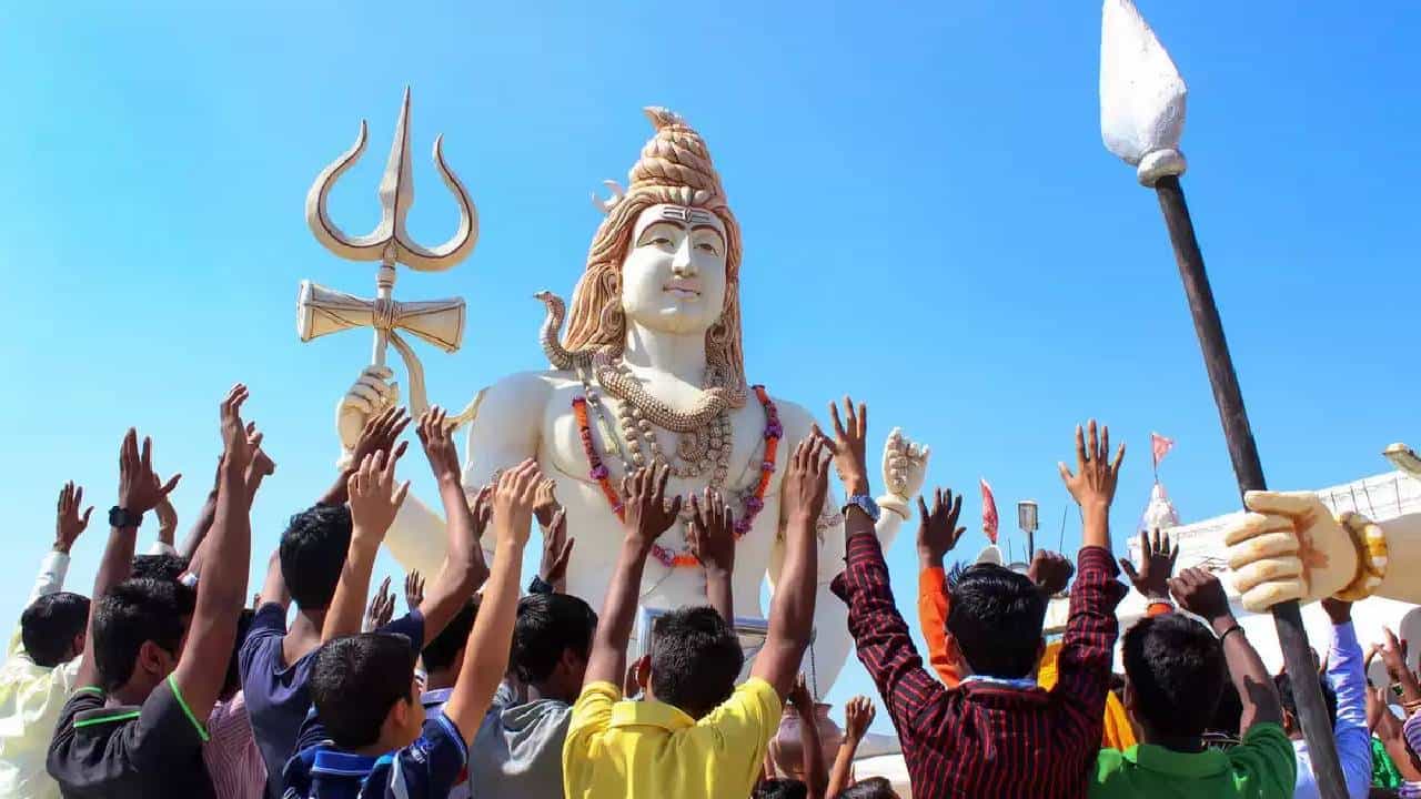 Bank holiday on Mahashivratri 2024: ಮಾರ್ಚ್ 8, ಮಹಾಶಿವರಾತ್ರಿಯಂದು ಯಾವ್ಯಾವ ರಾಜ್ಯಗಳಲ್ಲಿ ಬ್ಯಾಂಕ್ ರಜೆ? ಇಲ್ಲಿದೆ ವಿವರ Bank holiday on Mahashivratri 2024: ಮಾರ್ಚ್ 8, ಮಹಾಶಿವರಾತ್ರಿಯಂದು ಯಾವ್ಯಾವ ರಾಜ್ಯಗಳಲ್ಲಿ ಬ್ಯಾಂಕ್ ರಜೆ? ಇಲ್ಲಿದೆ ವಿವರ