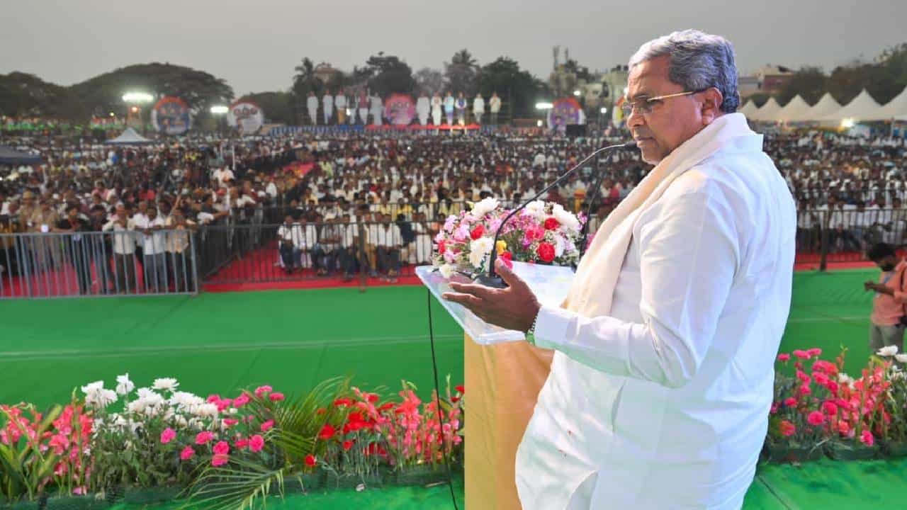ನನಗೆ ಟಿಕೆಟ್ ಕೊಟ್ರೆ ಸಿಎಂ ಕುರ್ಚಿ ಅಲುಗಾಡುತ್ತೆಂಬ ಪ್ರತಾಪ್ ಸಿಂಹ ಹೇಳಿಕೆಗೆ ಸಿದ್ದರಾಮಯ್ಯ ಟಾಂಗ್, ಹೇಳಿದಿಷ್ಟು