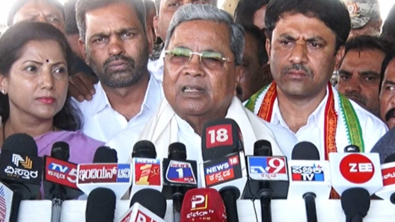 ಕಾಂಗ್ರೆಸ್ ಶಾಸಕರ ಖರೀದಿಗೆ ಬಿಜೆಪಿ ಯತ್ನಿಸುತ್ತಿದೆ, 50 ಕೋಟಿ ರೂ. ಆಮಿಷ: ಸಿಎಂ ಸಿದ್ದರಾಮಯ್ಯ ಕಾಂಗ್ರೆಸ್ ಶಾಸಕರ ಖರೀದಿಗೆ ಬಿಜೆಪಿ ಯತ್ನಿಸುತ್ತಿದೆ, 50 ಕೋಟಿ ರೂ. ಆಮಿಷ: ಸಿಎಂ ಸಿದ್ದರಾಮಯ್ಯ