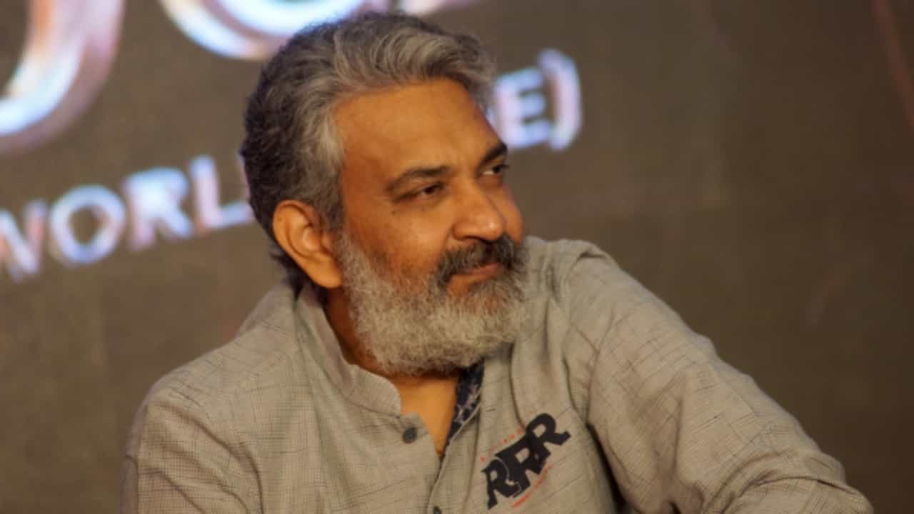 ರಾಜಮೌಳಿ ಮುಂದಿನ ಚಿತ್ರದಲ್ಲಿ ಸ್ಟಾರ್ ಕಲಾವಿದರ ದಂಡು? ಹರಿದಾಡಿದೆ ಹೊಸ ಸುದ್ದಿ ರಾಜಮೌಳಿ ಮುಂದಿನ ಚಿತ್ರದಲ್ಲಿ ಸ್ಟಾರ್ ಕಲಾವಿದರ ದಂಡು? ಹರಿದಾಡಿದೆ ಹೊಸ ಸುದ್ದಿ