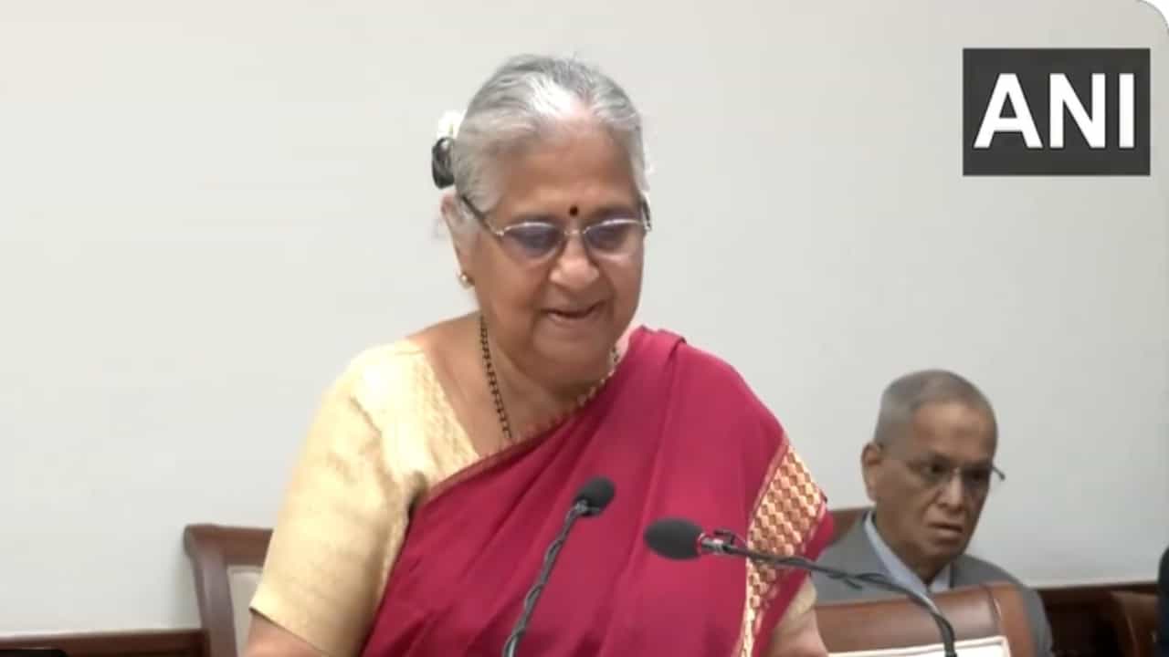 Sudha Murty: ರಾಜ್ಯಸಭಾ ಸಂಸದರಾಗಿ ಕನ್ನಡದಲ್ಲಿ ಪ್ರಮಾಣ ವಚನ ಸ್ವೀಕರಿಸಿದ ಸುಧಾ ಮೂರ್ತಿ Sudha Murty: ರಾಜ್ಯಸಭಾ ಸಂಸದರಾಗಿ ಕನ್ನಡದಲ್ಲಿ ಪ್ರಮಾಣ ವಚನ ಸ್ವೀಕರಿಸಿದ ಸುಧಾ ಮೂರ್ತಿ