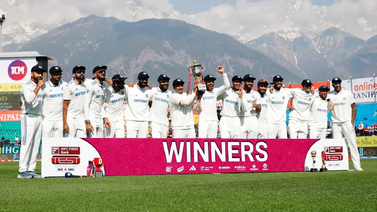 ಇಂಗ್ಲೆಂಡ್ ವಿರುದ್ಧದ 5 ಪಂದ್ಯಗಳ ಟೆಸ್ಟ್ ಸರಣಿಯನ್ನು 4-1 ಅಂತರದಿಂದ ಗೆದ್ದುಕೊಂಡಿರುವ ಟೀಮ್ ಇಂಡಿಯಾ (Team India) ವಿಶ್ವ ಟೆಸ್ಟ್ ಚಾಂಪಿಯನ್ಶಿಪ್ (WTC) ಅಂಕಪಟ್ಟಿಯಲ್ಲಿ ಅಗ್ರಸ್ಥಾನಕ್ಕೇರಿದೆ. ಕಳೆದ ಬಾರಿ ನ್ಯೂಝಿಲೆಂಡ್ ತಂಡವು ಅಗ್ರಸ್ಥಾನದಲ್ಲಿತ್ತು.