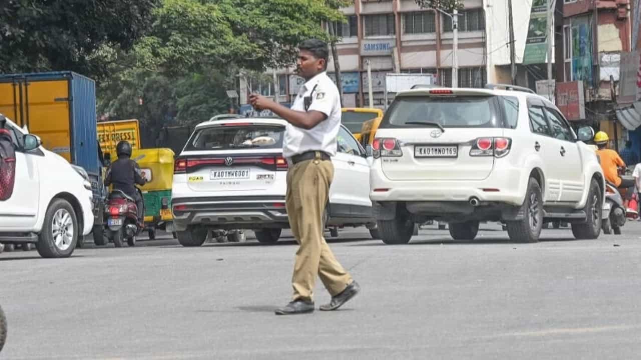ಮೈಸೂರು ಪ್ರವಾಸಿಗರೇ ಗಮನಿಸಿ: ರೈಲ್ವೆ ಲೆವೆಲ್ ಕ್ರಾಸಿಂಗ್ ಕಾಮಗಾರಿಗಾಗಿ ಮೈಸೂರು ಕೆಆರ್ಎಸ್ ರಸ್ತೆ ಬಂದ್ ಮೈಸೂರು ಪ್ರವಾಸಿಗರೇ ಗಮನಿಸಿ: ರೈಲ್ವೆ ಲೆವೆಲ್ ಕ್ರಾಸಿಂಗ್ ಕಾಮಗಾರಿಗಾಗಿ ಮೈಸೂರು ಕೆಆರ್ಎಸ್ ರಸ್ತೆ ಬಂದ್