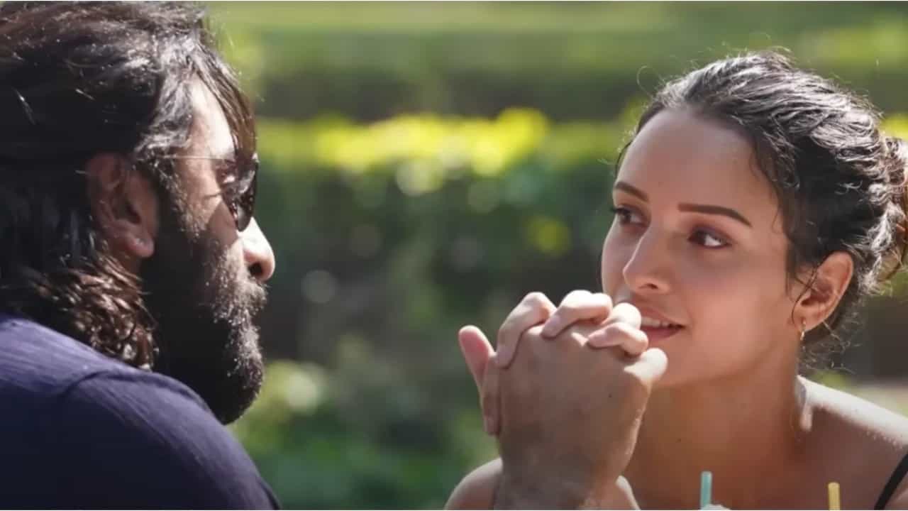 ‘ಅನಿಮಲ್’ ಚಿತ್ರದಲ್ಲಿ ತೃಪ್ತಿ ದಿಮ್ರಿ ಬೋಲ್ಡ್ ದೃಶ್ಯ ನೋಡಿ ಪಾಲಕರ ರಿಯಾಕ್ಷನ್ ಹೇಗಿತ್ತು? ‘ಅನಿಮಲ್’ ಚಿತ್ರದಲ್ಲಿ ತೃಪ್ತಿ ದಿಮ್ರಿ ಬೋಲ್ಡ್ ದೃಶ್ಯ ನೋಡಿ ಪಾಲಕರ ರಿಯಾಕ್ಷನ್ ಹೇಗಿತ್ತು?