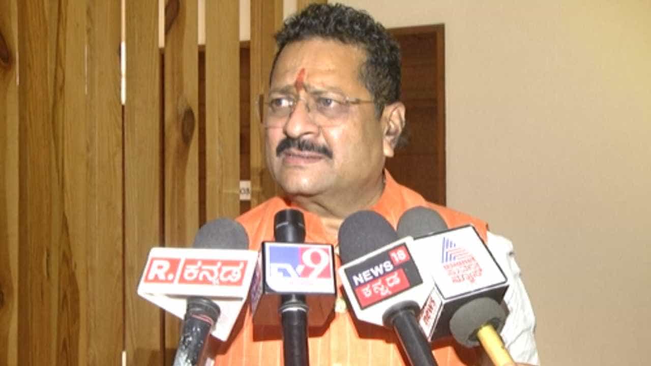 ಲೋಕಸಭೆ ಚುನಾವಣೆ ಬಳಿಕ ದೊಡ್ಡ ಬದಲಾವಣೆ: ಅಪ್ಪ ಮಕ್ಕಳ ವಿರುದ್ಧ ಯತ್ನಾಳ್ ಮತ್ತೆ ವಾಗ್ದಾಳಿ ಲೋಕಸಭೆ ಚುನಾವಣೆ ಬಳಿಕ ದೊಡ್ಡ ಬದಲಾವಣೆ: ಅಪ್ಪ ಮಕ್ಕಳ ವಿರುದ್ಧ ಯತ್ನಾಳ್ ಮತ್ತೆ ವಾಗ್ದಾಳಿ