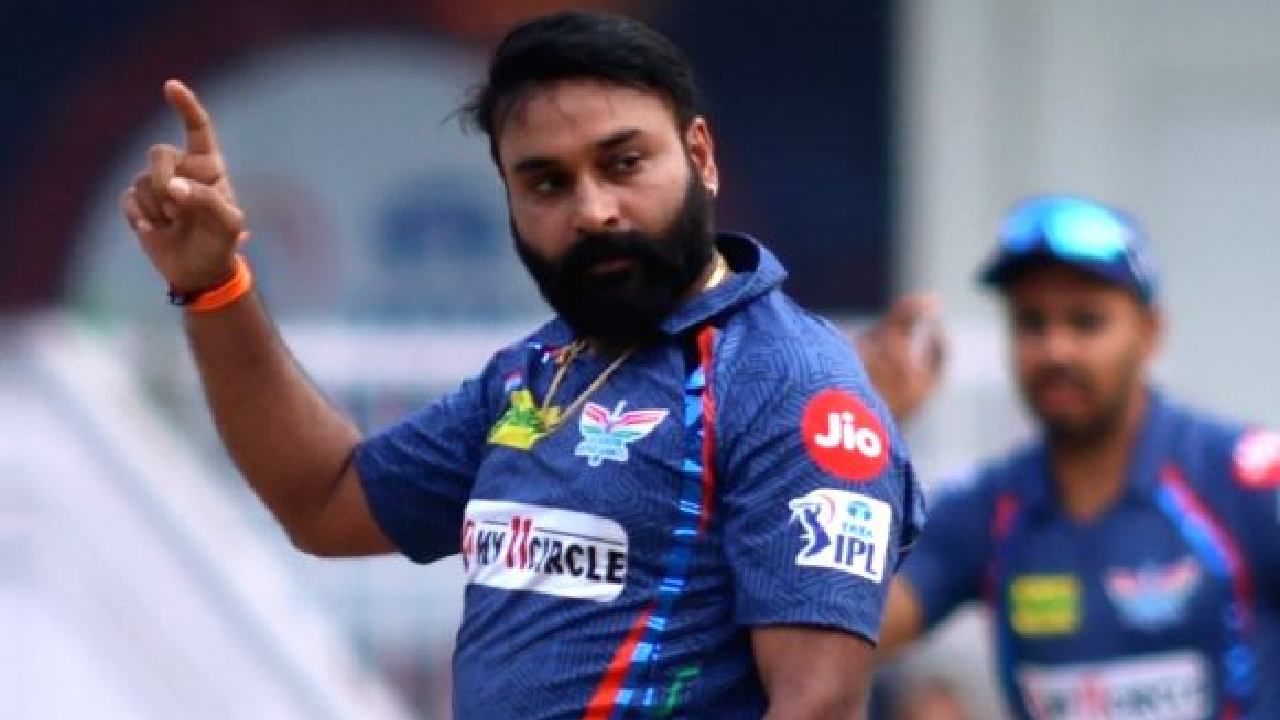 ಇಂಡಿಯನ್ ಪ್ರೀಮಿಯರ್ ಲೀಗ್ನ (IPL 2024) 44ನೇ ಪಂದ್ಯದಲ್ಲಿ ಒಂದು ವಿಕೆಟ್ ಕಬಳಿಸಿ ಅಮಿತ್ ಮಿಶ್ರಾ ವಿಶೇಷ ದಾಖಲೆ ಬರೆದಿದ್ದಾರೆ. ಲಕ್ನೋನ ಏಕಾನ ಸ್ಟೇಡಿಯಂನಲ್ಲಿ ನಡೆದ ಈ ಪಂದ್ಯದಲ್ಲಿ ರಾಜಸ್ಥಾನ್ ರಾಯಲ್ಸ್ ಮತ್ತು ಲಕ್ನೋ ಸೂಪರ್ ಜೈಂಟ್ಸ್ ತಂಡಗಳು ಮುಖಾಮುಖಿಯಾಗಿತ್ತು.