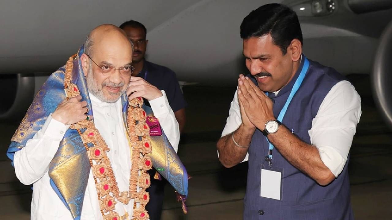 ಬಿಜೆಪಿ-ಜೆಡಿಎಸ್ ನಾಯಕರ ಜೊತೆ ಅಮಿತ್ ಶಾ ಬ್ರೇಕ್ಫಾಸ್ಟ್ ಮೀಟಿಂಗ್; ಲೋಕ ಗೆಲ್ಲಲು ರಣತಂತ್ರ ಬಿಜೆಪಿ-ಜೆಡಿಎಸ್ ನಾಯಕರ ಜೊತೆ ಅಮಿತ್ ಶಾ ಬ್ರೇಕ್ಫಾಸ್ಟ್ ಮೀಟಿಂಗ್; ಲೋಕ ಗೆಲ್ಲಲು ರಣತಂತ್ರ
