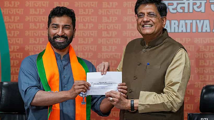 ಚುನಾವಣೆಯಲ್ಲಿ ಮಗ ಸೋಲಲಿ ಎಂದು ಶಾಪ ಹಾಕಿದ ಕಾಂಗ್ರೆಸ್ನ ಹಿರಿಯ ನಾಯಕ ಎಕೆ ಆಂಟನಿ