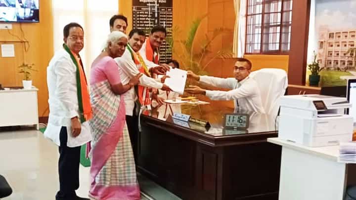 ಬೆಂಗಳೂರು ಗ್ರಾಮಾಂತರ ಎನ್ಡಿಎ ಅಭ್ಯರ್ಥಿ ಡಾ.ಸಿಎನ್ ಮಂಜುನಾಥ್ ನಾಮಪತ್ರ ಸಲ್ಲಿಕೆ ಬೆಂಗಳೂರು ಗ್ರಾಮಾಂತರ ಎನ್ಡಿಎ ಅಭ್ಯರ್ಥಿ ಡಾ.ಸಿಎನ್ ಮಂಜುನಾಥ್ ನಾಮಪತ್ರ ಸಲ್ಲಿಕೆ