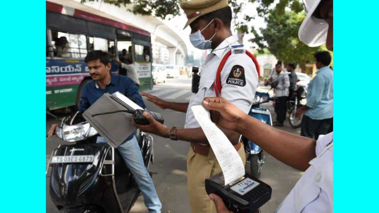 ಬೆಂಗಳೂರಿನ 3 ಲಕ್ಷ ವಾಹನಗಳ ಮೇಲಿದೆ ₹19 ಕೋಟಿ ದಂಡ! ಬೆಂಗಳೂರಿನ 3 ಲಕ್ಷ ವಾಹನಗಳ ಮೇಲಿದೆ ₹19 ಕೋಟಿ ದಂಡ!