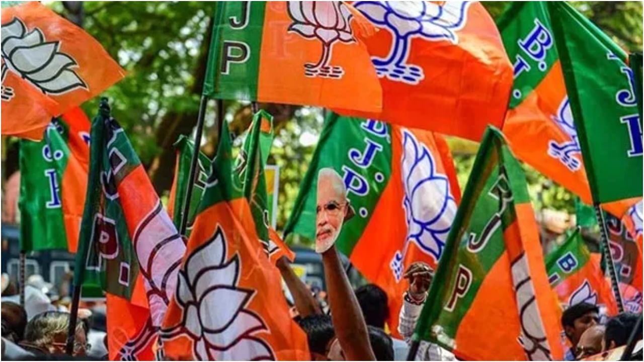 ತುಮಕೂರು, ಚಿತ್ರದುರ್ಗದಲ್ಲಿ ಬಿಜೆಪಿಗೆ ವರವಾಗಬಹುದು ಜಾತಿ ಸಮೀಕರಣದಲ್ಲಿನ ಬದಲಾವಣೆ, ಸಿಗಲಿದೆ ಹಿಂದುಳಿದ ವರ್ಗಗಳ ಬೆಂಬಲ! ತುಮಕೂರು, ಚಿತ್ರದುರ್ಗದಲ್ಲಿ ಬಿಜೆಪಿಗೆ ವರವಾಗಬಹುದು ಜಾತಿ ಸಮೀಕರಣದಲ್ಲಿನ ಬದಲಾವಣೆ, ಸಿಗಲಿದೆ ಹಿಂದುಳಿದ ವರ್ಗಗಳ ಬೆಂಬಲ!