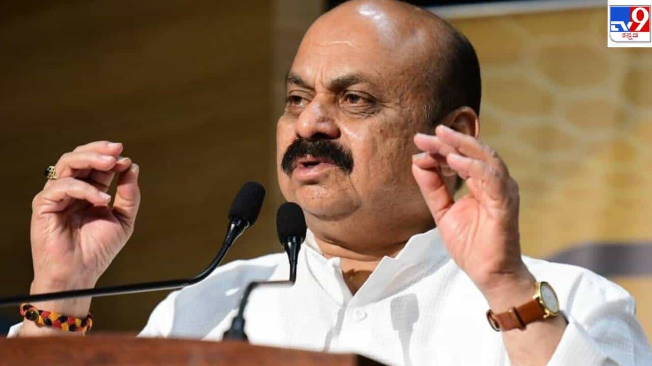ಹುಬ್ಬಳ್ಳಿ ವಿದ್ಯಾರ್ಥಿನಿ ನೇಹಾ ಕೊಲೆ ಪ್ರಕರಣ: ರಾಜ್ಯ ಸರ್ಕಾರದ ವಿರುದ್ಧ ಬೊಮ್ಮಾಯಿ, ಮುತಾಲಿಕ್​ ವಾಗ್ದಾಳಿ