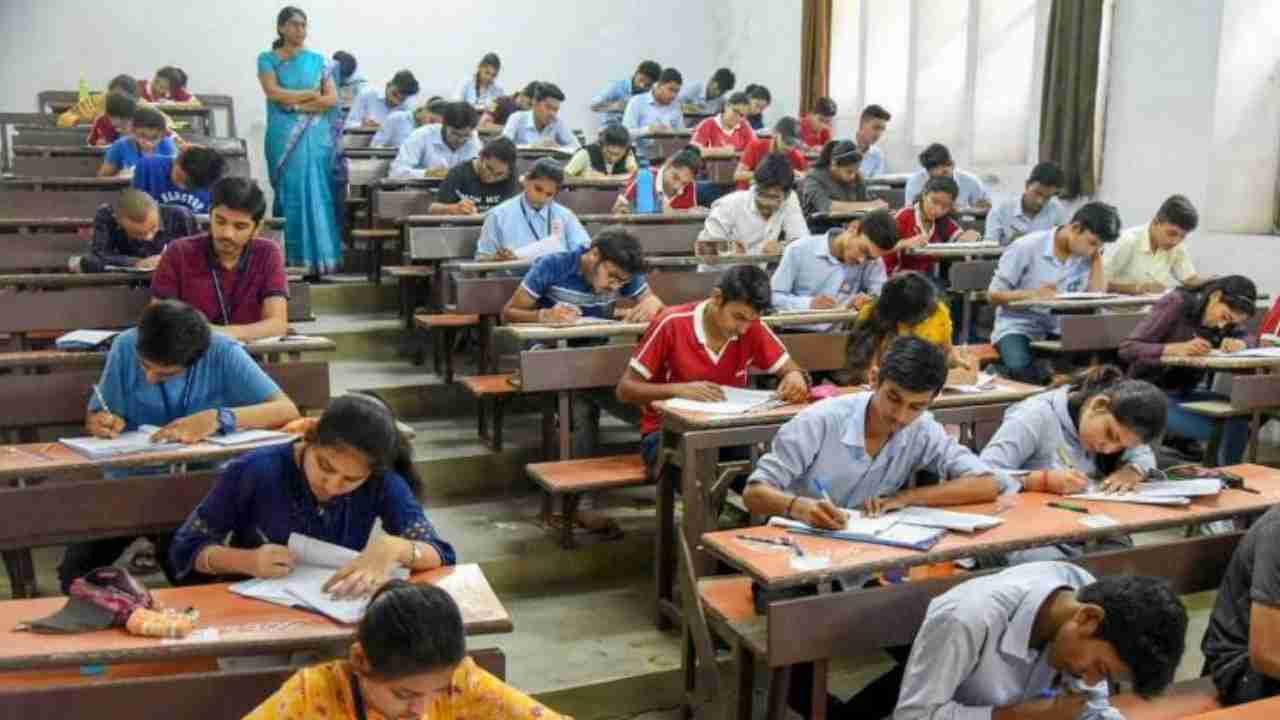 CET Exam 2024: ಔಟ್ ಆಫ್ ಸಿಲೆಬಸ್​​ ಪ್ರಶ್ನೆಗಳನ್ನು ಕೈಬಿಡಲು ತೀರ್ಮಾನ: ಮೇ ಕೊನೆಯ ವಾರದಲ್ಲಿ ಫಲಿತಾಂಶ ಪ್ರಕಟ ಸಾಧ್ಯತೆ