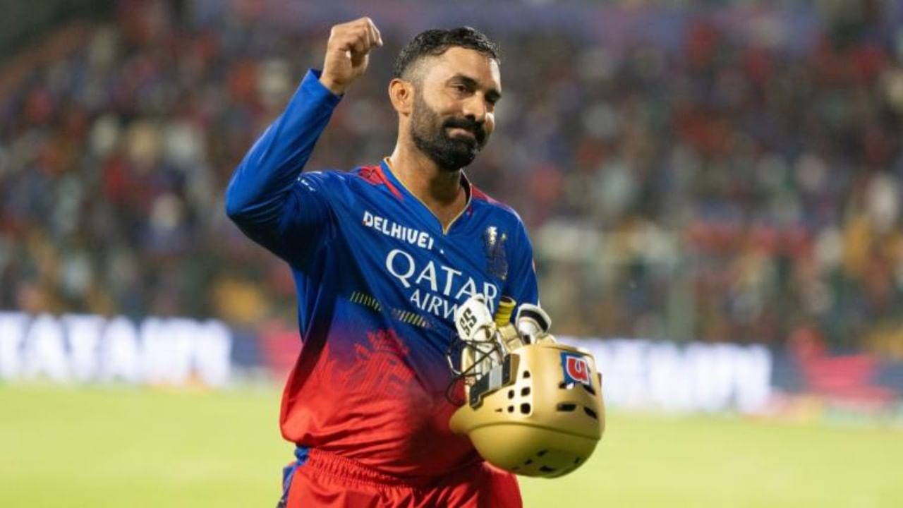 35 ಬಾಲ್ಗೆ 83 ರನ್ ಬಾರಿಸಿದ ದಿನೇಶ್ ಕಾರ್ತಿಕ್ಗೆ ವಿಶ್ವಕಪ್ನಲ್ಲಿ ಸ್ಥಾನ? ಕೋಚ್ ಹೇಳಿದ್ದಿಷ್ಟು 35 ಬಾಲ್ಗೆ 83 ರನ್ ಬಾರಿಸಿದ ದಿನೇಶ್ ಕಾರ್ತಿಕ್ಗೆ ವಿಶ್ವಕಪ್ನಲ್ಲಿ ಸ್ಥಾನ? ಕೋಚ್ ಹೇಳಿದ್ದಿಷ್ಟು