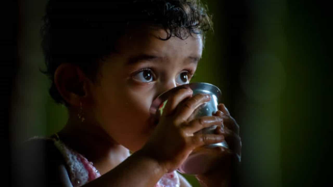 Summer Care: ಬೇಸಿಗೆಯಲ್ಲಿ ಮಕ್ಕಳು ನಿರ್ಜಲೀಕರಣಕ್ಕೆ ಒಳಗಾಗದಂತೆ ನೋಡಿಕೊಳ್ಳುವುದು ಹೇಗೆ? Summer Care: ಬೇಸಿಗೆಯಲ್ಲಿ ಮಕ್ಕಳು ನಿರ್ಜಲೀಕರಣಕ್ಕೆ ಒಳಗಾಗದಂತೆ ನೋಡಿಕೊಳ್ಳುವುದು ಹೇಗೆ?