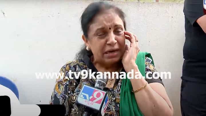 ‘ಪ್ರೀತಿಗೆ ಮತ್ತೊಂದು ಹೆಸರೇ ದ್ವಾರಕೀಶ್’; ಪತಿಯನ್ನು ನೆನೆದು ಕಣ್ಣೀರು ಹಾಕಿದ ಶೈಲಜಾ ‘ಪ್ರೀತಿಗೆ ಮತ್ತೊಂದು ಹೆಸರೇ ದ್ವಾರಕೀಶ್’; ಪತಿಯನ್ನು ನೆನೆದು ಕಣ್ಣೀರು ಹಾಕಿದ ಶೈಲಜಾ