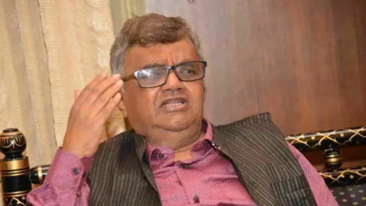 Dwarakish Funeral: ದ್ವಾರಕೀಶ್ ಅಂತ್ಯಕ್ರಿಯೆ ಎಲ್ಲಿ, ಯಾವಾಗ? ಸಾರ್ವಜನಿಕರಿಗೂ ಅಂತಿಮ ದರ್ಶನಕ್ಕೆ ವ್ಯವಸ್ಥೆ Dwarakish Funeral: ದ್ವಾರಕೀಶ್ ಅಂತ್ಯಕ್ರಿಯೆ ಎಲ್ಲಿ, ಯಾವಾಗ? ಸಾರ್ವಜನಿಕರಿಗೂ ಅಂತಿಮ ದರ್ಶನಕ್ಕೆ ವ್ಯವಸ್ಥೆ