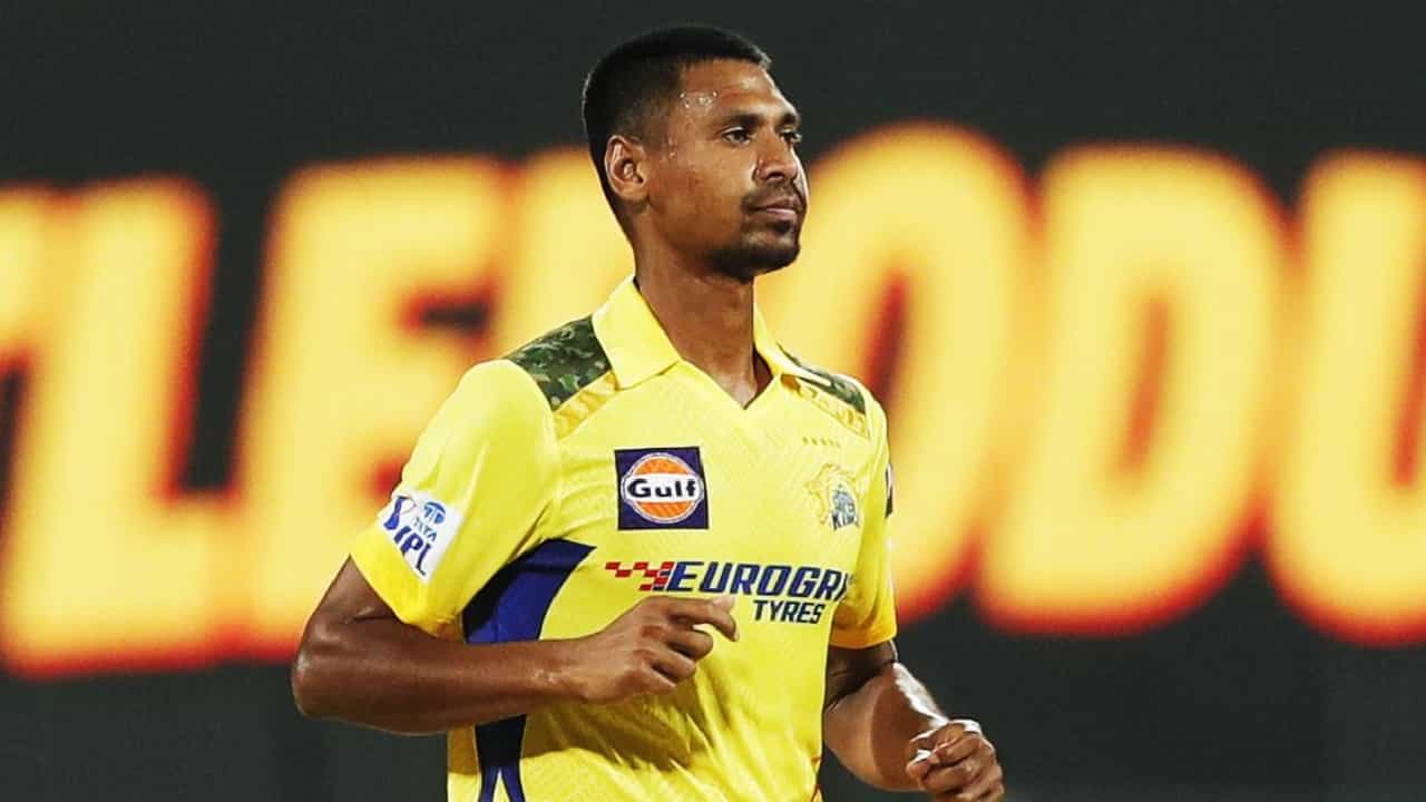 ಇಂಡಿಯನ್ ಪ್ರೀಮಿಯರ್ ಲೀಗ್ನ (IPL 2024) 17ನೇ ಆವೃತ್ತಿಯಲ್ಲಿ ಉತ್ತಮ ಆರಂಭ ಪಡೆದಿರುವ ಚೆನ್ನೈ ಸೂಪರ್ ಕಿಂಗ್ಸ್ (CSK) ತಂಡಕ್ಕೆ ಆಘಾತ ಎದುರಾಗಿದೆ. ತಂಡದ ಪ್ರಮುಖ ಆಟಗಾರ ಮುಸ್ತಫಿಜುರ್ ರೆಹಮಾನ್ ಅರ್ಧದಲ್ಲೇ ತವರಿಗೆ ಹಿಂತಿರುಗಿದ್ದಾರೆ.