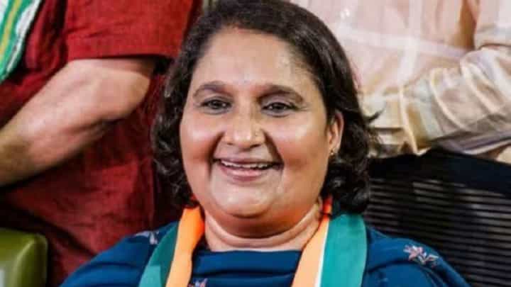 ಗೀತಾ ಶಿವರಾಜ್ಕುಮಾರ್ ಪರ ಪ್ರಚಾರಕ್ಕೆ ಬರಲಿದ್ದಾರೆ ಕನ್ನಡದ ಸೆಲೆಬ್ರಿಟಿಗಳು ಗೀತಾ ಶಿವರಾಜ್ಕುಮಾರ್ ಪರ ಪ್ರಚಾರಕ್ಕೆ ಬರಲಿದ್ದಾರೆ ಕನ್ನಡದ ಸೆಲೆಬ್ರಿಟಿಗಳು
