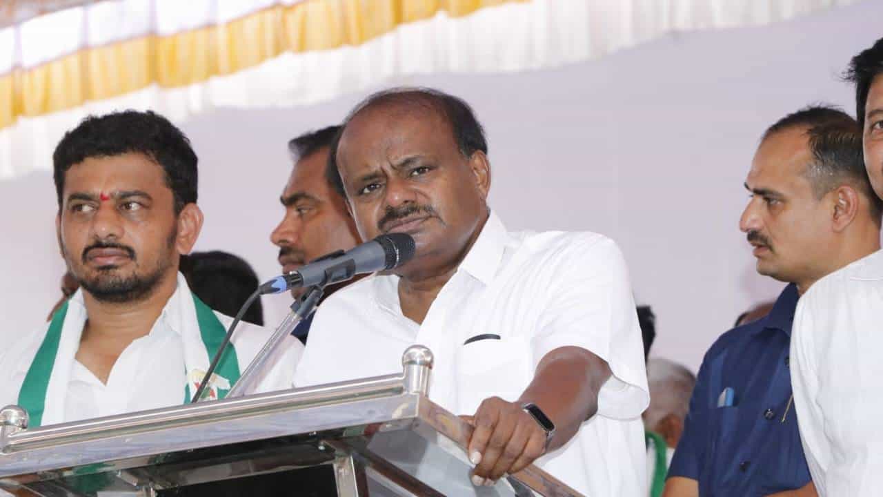 ಲೋಕಸಭೆ ಚುನಾವಣೆ: ಮಾಜಿ ಸಿಎಂ ಹೆಚ್​ ಡಿ ಕುಮಾರಸ್ವಾಮಿ ವಿರುದ್ಧ ಎಫ್​ಐಆರ್​ ದಾಖಲು