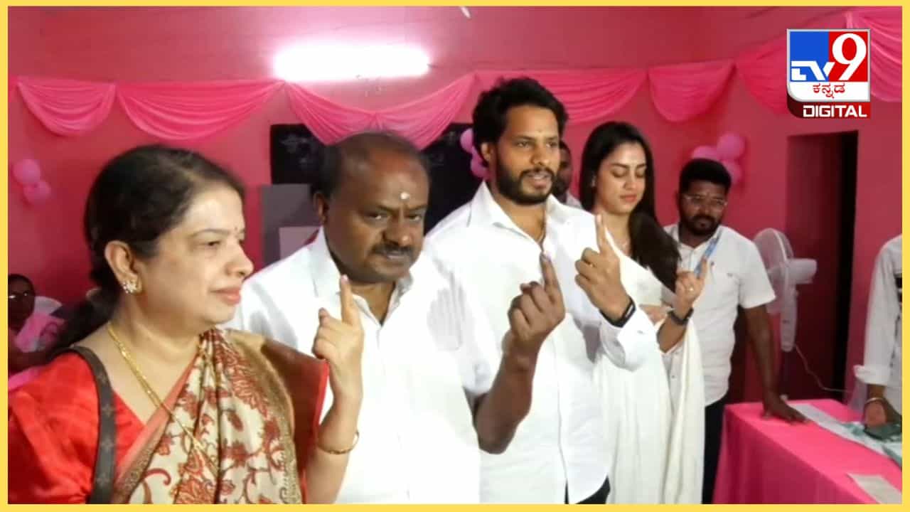 ಕಾಂಗ್ರೆಸ್ ನಾಯಕರಿಂದ ಗಿಫ್ಟ್ ಕಾರ್ಡ್​​ ಹಂಚಿ ಮತದಾರರಿಗೆ ಆಮಿಷ: ಹೆಚ್​ಡಿ ಕುಮಾರಸ್ವಾಮಿ ಗಂಭೀರ ಆರೋಪ