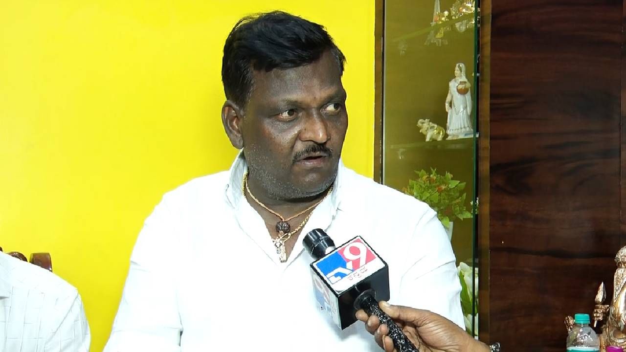 ಹುಬ್ಬಳ್ಳಿ: ಫಯಾಜ್ ತಂದೆ ತಾಯಿ ವಿರುದ್ಧ ದೂರು ಕೊಡ್ತೀನಿ ಅರೆಸ್ಟ್ ಮಾಡಿ ಎಂದ ನೇಹಾ ತಂದೆ ಹುಬ್ಬಳ್ಳಿ: ಫಯಾಜ್ ತಂದೆ ತಾಯಿ ವಿರುದ್ಧ ದೂರು ಕೊಡ್ತೀನಿ ಅರೆಸ್ಟ್ ಮಾಡಿ ಎಂದ ನೇಹಾ ತಂದೆ