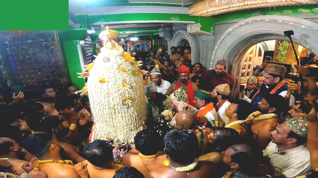 Bengaluru Karaga: ಬೆಂಗಳೂರು ಕರಗ ಮೆರವಣಿಗೆಯಲ್ಲಿ ಸಾಗುತ್ತಾ ತಪ್ಪದೆ ದರ್ಗಾಗೆ ಹೋಗುವುದೇಕೆ ಗೊತ್ತಾ!? ಮಿಸ್ ಮಾಡದೆ ವಿಡಿಯೋ ನೋಡಿ