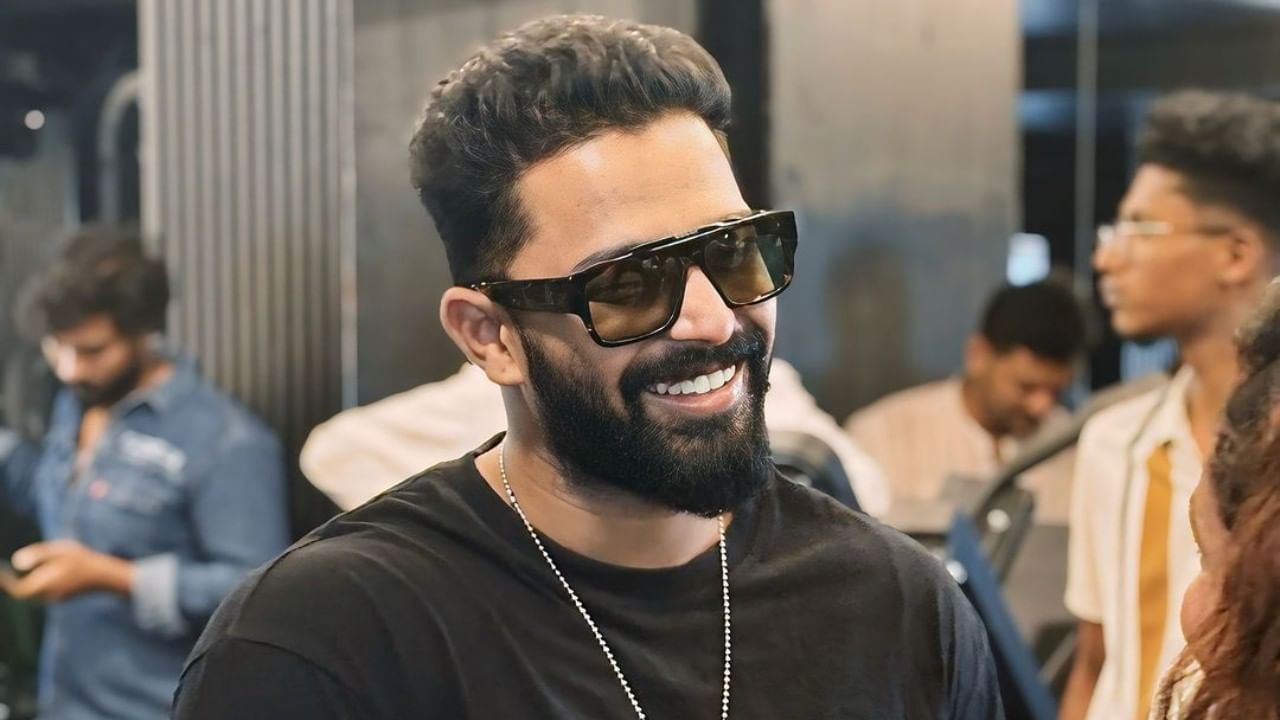 karthik Mahesh: ‘ಬಿಗ್ ಬಾಸ್’ನಿಂದ ಕಾರ್ತಿಕ್ ಮಹೇಶ್ಗೆ ನಿಜಕ್ಕೂ ಸಿಕ್ಕ ಹಣ ಎಷ್ಟು? karthik Mahesh: ‘ಬಿಗ್ ಬಾಸ್’ನಿಂದ ಕಾರ್ತಿಕ್ ಮಹೇಶ್ಗೆ ನಿಜಕ್ಕೂ ಸಿಕ್ಕ ಹಣ ಎಷ್ಟು?