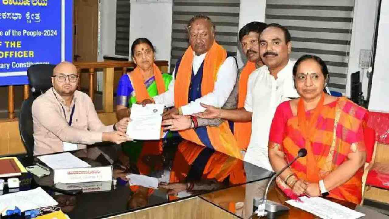 ಶಿವಮೊಗ್ಗದಿಂದ ಪಕ್ಷೇತರ ಅಭ್ಯರ್ಥಿಯಾಗಿ ನಾಮಪತ್ರ ಸಲ್ಲಿಸಿದ ಈಶ್ವರಪ್ಪ, ಆಸ್ತಿ ಎಷ್ಟಿದೆ ಗೊತ್ತಾ? ಶಿವಮೊಗ್ಗದಿಂದ ಪಕ್ಷೇತರ ಅಭ್ಯರ್ಥಿಯಾಗಿ ನಾಮಪತ್ರ ಸಲ್ಲಿಸಿದ ಈಶ್ವರಪ್ಪ, ಆಸ್ತಿ ಎಷ್ಟಿದೆ ಗೊತ್ತಾ?