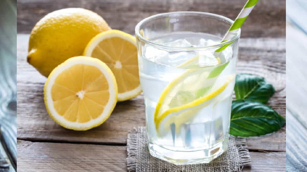 Summer Health: ಬೇಸಿಗೆಯಲ್ಲಿ ಲಿಂಬೆ ನೀರು ಕುಡಿಯುವುದು ಒಳ್ಳೆಯದಾ? ಎಳನೀರು ಉತ್ತಮವಾ? Summer Health: ಬೇಸಿಗೆಯಲ್ಲಿ ಲಿಂಬೆ ನೀರು ಕುಡಿಯುವುದು ಒಳ್ಳೆಯದಾ? ಎಳನೀರು ಉತ್ತಮವಾ?
