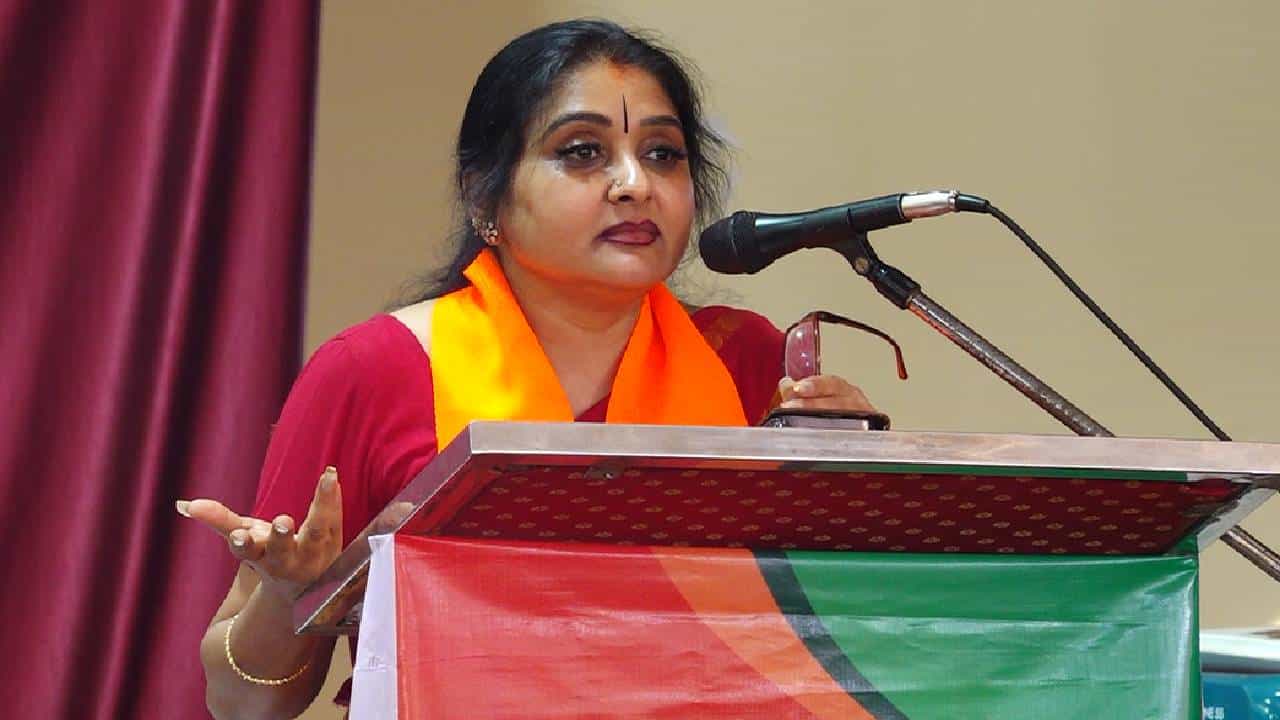 ದಕ್ಷಿಣ ಕನ್ನಡ ಜಿಲ್ಲೆ ಜನರ ರಕ್ತದ ಬಣ್ಣ ಕೇಸರಿ, ಕುಯ್ದ್ರೆ ಬರೋದು ಕೆಂಪು ರಕ್ತ ಅಲ್ಲ: ಮಾಳವಿಕಾ ಅವಿನಾಶ್ ದಕ್ಷಿಣ ಕನ್ನಡ ಜಿಲ್ಲೆ ಜನರ ರಕ್ತದ ಬಣ್ಣ ಕೇಸರಿ, ಕುಯ್ದ್ರೆ ಬರೋದು ಕೆಂಪು ರಕ್ತ ಅಲ್ಲ: ಮಾಳವಿಕಾ ಅವಿನಾಶ್