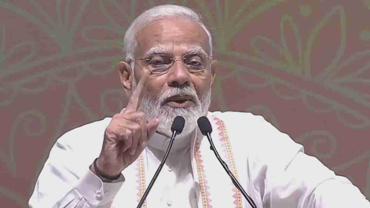 ‘ದೇಶದ ಸಂಪತ್ತಿನಲ್ಲಿ ಮೊದಲ ಅಧಿಕಾರ ಮುಸಲ್ಮಾನರಿಗೆ’: ಮನಮೋಹನ್ ಸಿಂಗ್ರ ಮತ್ತೊಂದು ವಿಡಿಯೋ ಬಗ್ಗೆ ಮೋದಿ ಕಿಡಿ ‘ದೇಶದ ಸಂಪತ್ತಿನಲ್ಲಿ ಮೊದಲ ಅಧಿಕಾರ ಮುಸಲ್ಮಾನರಿಗೆ’: ಮನಮೋಹನ್ ಸಿಂಗ್ರ ಮತ್ತೊಂದು ವಿಡಿಯೋ ಬಗ್ಗೆ ಮೋದಿ ಕಿಡಿ