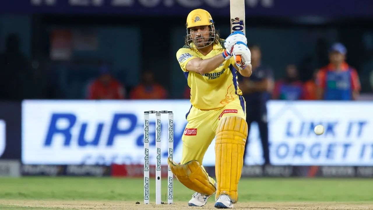 ಇಂಡಿಯನ್ ಪ್ರೀಮಿಯರ್ ಲೀಗ್​ನ (IPL 2024) 13ನೇ ಪಂದ್ಯದ ಮೂಲಕ ವಿಂಟೇಜ್ ಧೋನಿಯ (MS Dhoni) ದರ್ಶನವಾಗಿದೆ. ಡೆಲ್ಲಿ ಕ್ಯಾಪಿಟಲ್ಸ್ ವಿರುದ್ಧದ ಈ ಪಂದ್ಯದಲ್ಲಿ 8ನೇ ಕ್ರಮಾಂಕದಲ್ಲಿ ಕಣಕ್ಕಿಳಿದ ಧೋನಿ ಸಿಡಿಲಬ್ಬರದ ಬ್ಯಾಟಿಂಗ್ ಪ್ರದರ್ಶಿಸಿದರು.