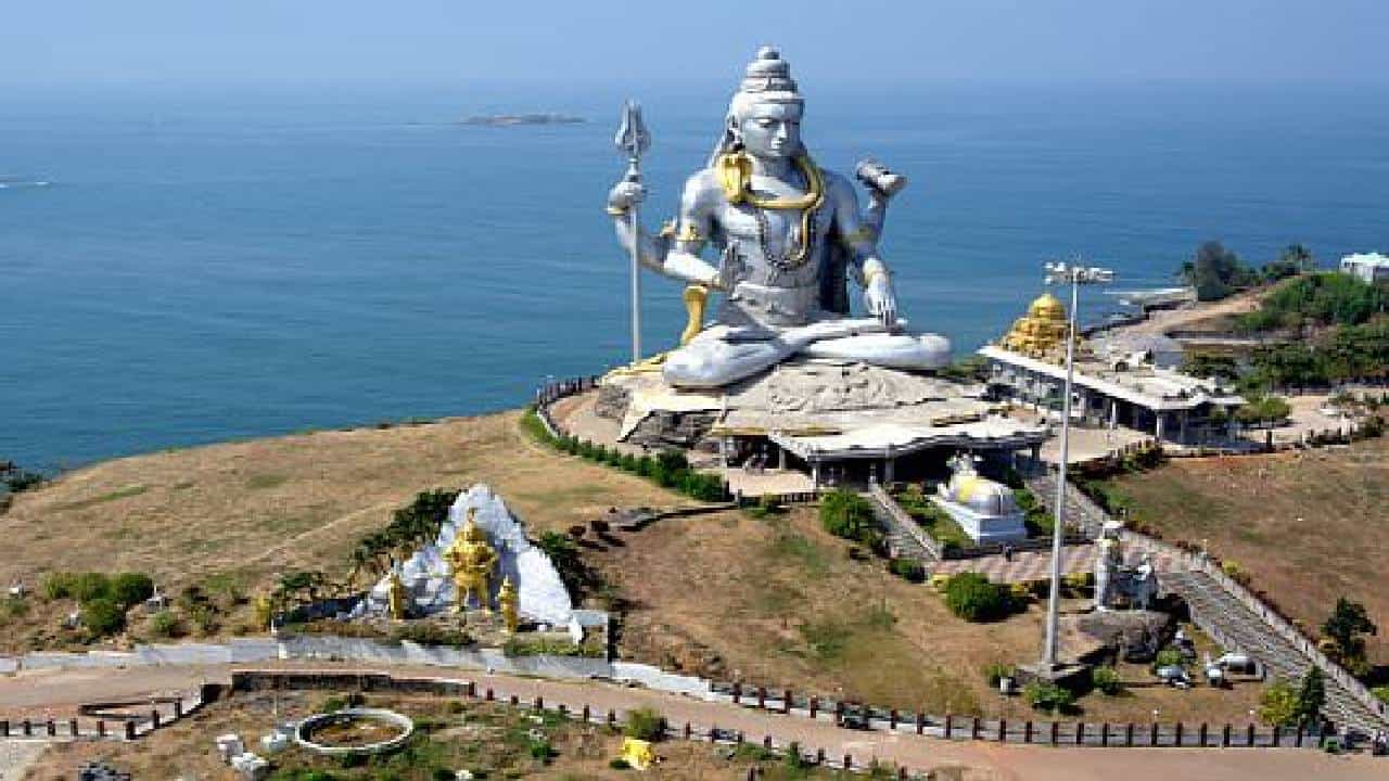 ಅತಿ ಎತ್ತರದ ಶಿವನ ಪ್ರತಿಮೆ ಹಾಗೂ ಕರಾವಳಿ ವೈಭವ ನೋಡಲು ಮುರುಡೇಶ್ವರಕ್ಕೆ ಭೇಟಿ ನೀಡಿ