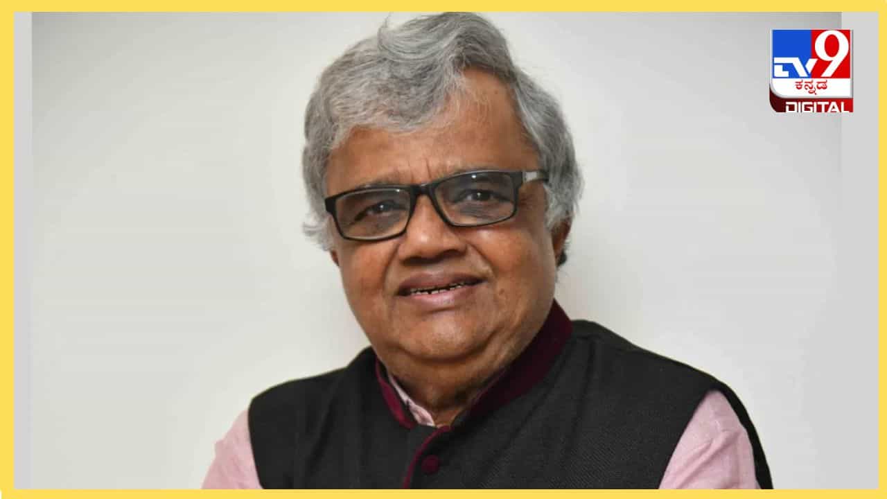 1964ರಲ್ಲಿ ವೀರ ಸಂಕಲ್ಪ ಎಂಬ ಸಿನಿಮಾ ಮೂಲಕ ಕನ್ನಡ ಚಿತ್ರರಂಗಕ್ಕೆ ಎಂಟ್ರಿಕೊಟ್ಟ ದ್ವಾರಕೀಶ್, ನಟರಾಗಿ, ಹಾಸ್ಯ ಕಲಾವಿದರಾಗಿ, ಪೋಷಕ ನಟನಾಗಿ ಕಾಣಿಸಿಕೊಂಡು ಸಿನಿ ರಸಿಕರ ಮನಸ್ಸನ್ನು ಗೆದ್ದುಕೊಂಡಿದ್ದರು. 1996ರ ‘ಮಮತೆಯ ಬಂಧನ’ ಚಿತ್ರದ ಮೂಲಕ ದ್ವಾರಕೀಶ್ ಅವರು ನಿರ್ಮಾಪಕರಾದರು. ‘ನೀ ಬರೆದ ಕಾದಂಬರಿ’ ಚಿತ್ರಕ್ಕೆ ಆ್ಯಕ್ಷನ್ ಕಟ್ ಹೇಳಿ ನಿರ್ದೇಶಕನ ಪಟ್ಟವನ್ನು ಅಲಂಕರಿಸಿದ್ದರು. ಅದಲ್ಲದೇ ದ್ವಾರಕೀಶ್ ಚಿತ್ರ’ ನಿರ್ಮಾಣ ಸಂಸ್ಥೆ ಮೂಲಕ ಕನ್ನಡ ಚಿತ್ರರಂಗದಲ್ಲಿ ಸಕ್ರಿಯರಾಗಿದ್ದರು.