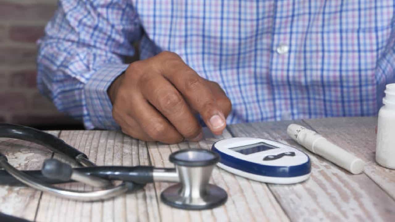 Diabetes: ನಿಮಗೆ ಮಧುಮೇಹವಿದೆಯೇ? ಹೃದಯಾಘಾತದ ಅಪಾಯ ಕಡಿಮೆ ಮಾಡಲು ಈ ರೀತಿ ಮಾಡಿ Diabetes: ನಿಮಗೆ ಮಧುಮೇಹವಿದೆಯೇ? ಹೃದಯಾಘಾತದ ಅಪಾಯ ಕಡಿಮೆ ಮಾಡಲು ಈ ರೀತಿ ಮಾಡಿ