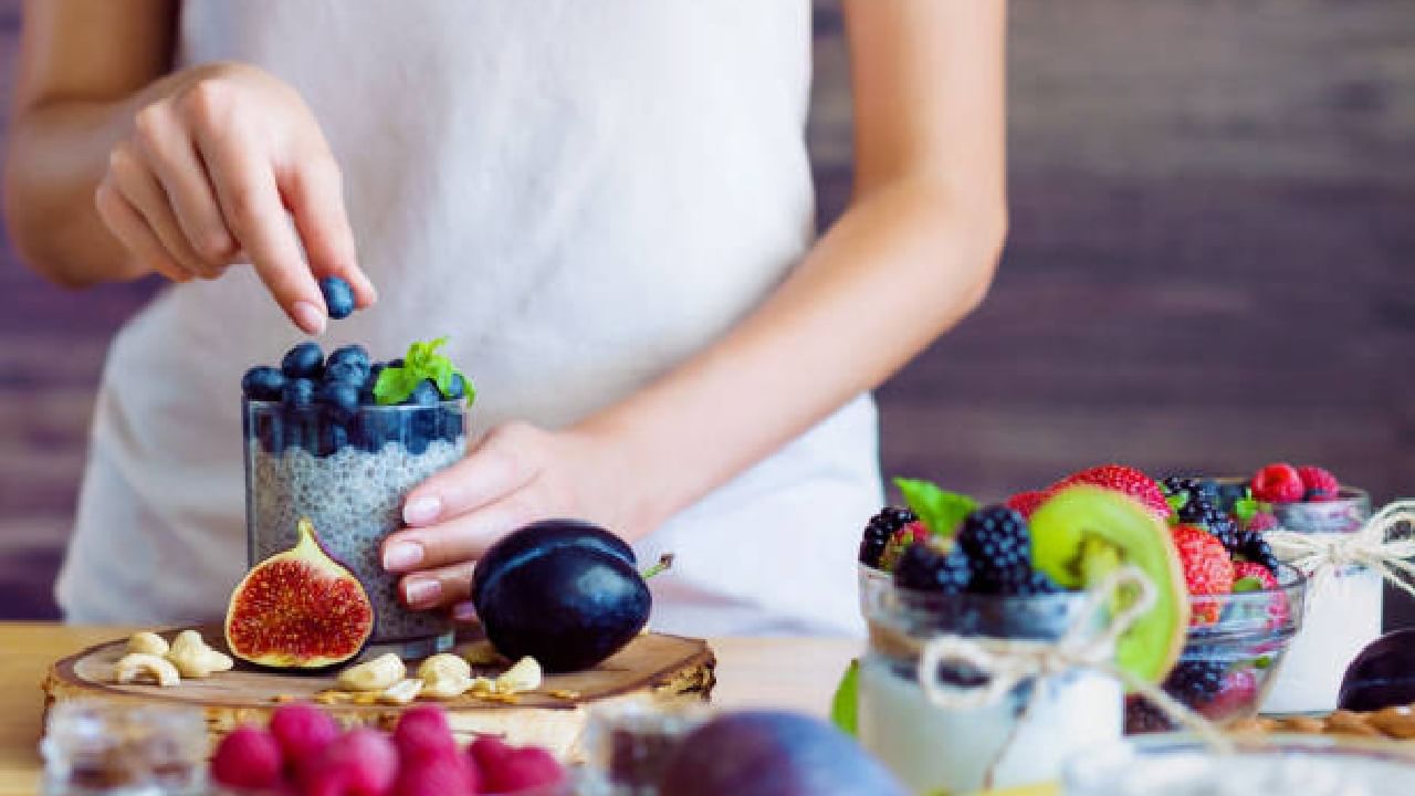 Summer Health: ಬೇಸಿಗೆಯಲ್ಲಿ ದೇಹದ ಉಷ್ಣತೆ ಕಡಿಮೆ ಮಾಡಲು ಮನೆಯಲ್ಲೇ ಇದೆ ಪರಿಹಾರ Summer Health: ಬೇಸಿಗೆಯಲ್ಲಿ ದೇಹದ ಉಷ್ಣತೆ ಕಡಿಮೆ ಮಾಡಲು ಮನೆಯಲ್ಲೇ ಇದೆ ಪರಿಹಾರ