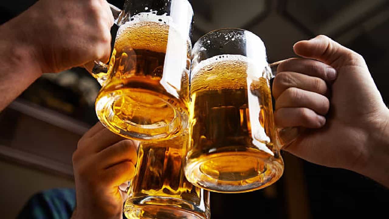 Liver Health: ಎಷ್ಟು ಆಲ್ಕೋಹಾಲ್ ಸೇವಿಸಿದರೆ ಲಿವರ್​ಗೆ ತೊಂದರೆಯಾಗುತ್ತದೆ?