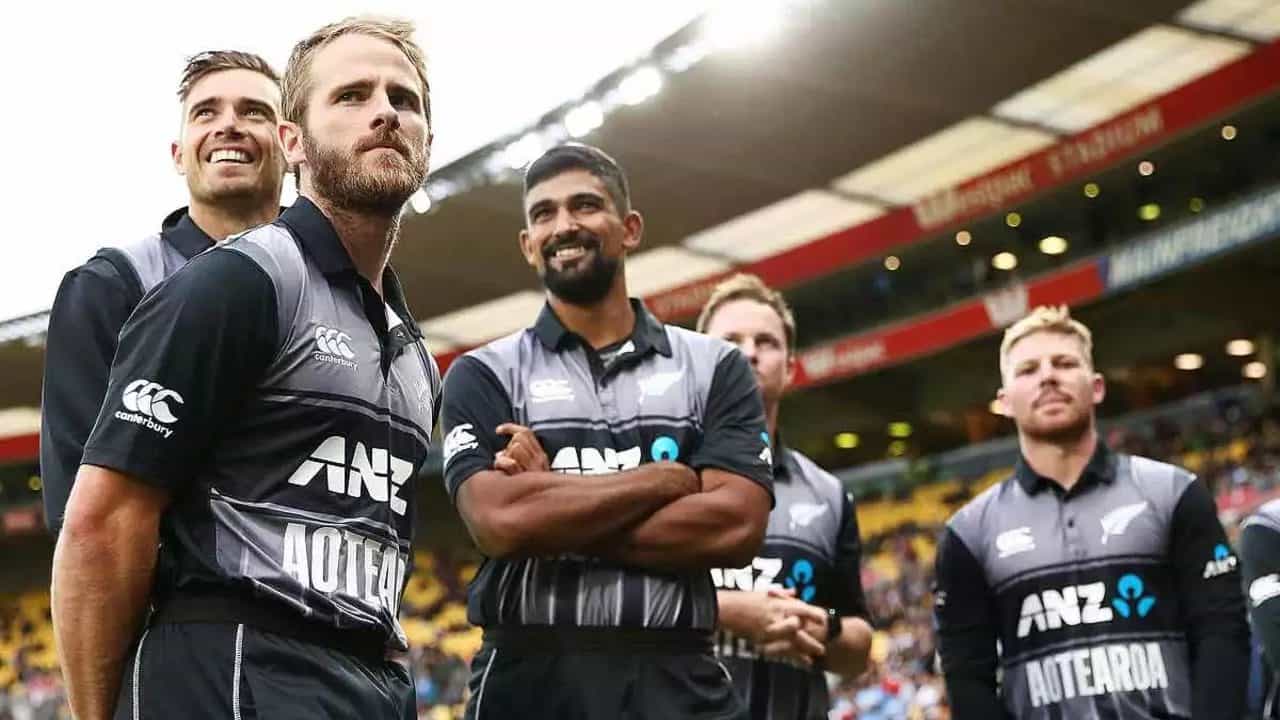 T20 World Cup 2024: ಮುಂಬರುವ ಟಿ20 ವಿಶ್ವಕಪ್ಗಾಗಿ ನ್ಯೂಝಿಲೆಂಡ್ ತಂಡವನ್ನು ಪ್ರಕಟಿಸಲಾಗಿದೆ. 15 ಸದಸ್ಯರ ಈ ತಂಡವನ್ನು ಕೇನ್ ವಿಲಿಯಮ್ಸನ್ ಮುನ್ನಡೆಸಲಿದ್ದಾರೆ. ಹಾಗೆಯೇ ಹೆಬ್ಬೆರಳಿನ ಗಾಯದ ಕಾರಣ ಐಪಿಎಲ್ನಿಂದ ಹೊರಗುಳಿದಿರುವ ಡೆವೊನ್ ಕಾನ್ವೆ ಟಿ20 ವಿಶ್ವಕಪ್ ಮೂಲಕ ಕಂಬ್ಯಾಕ್ ಮಾಡಲಿದ್ದಾರೆ.