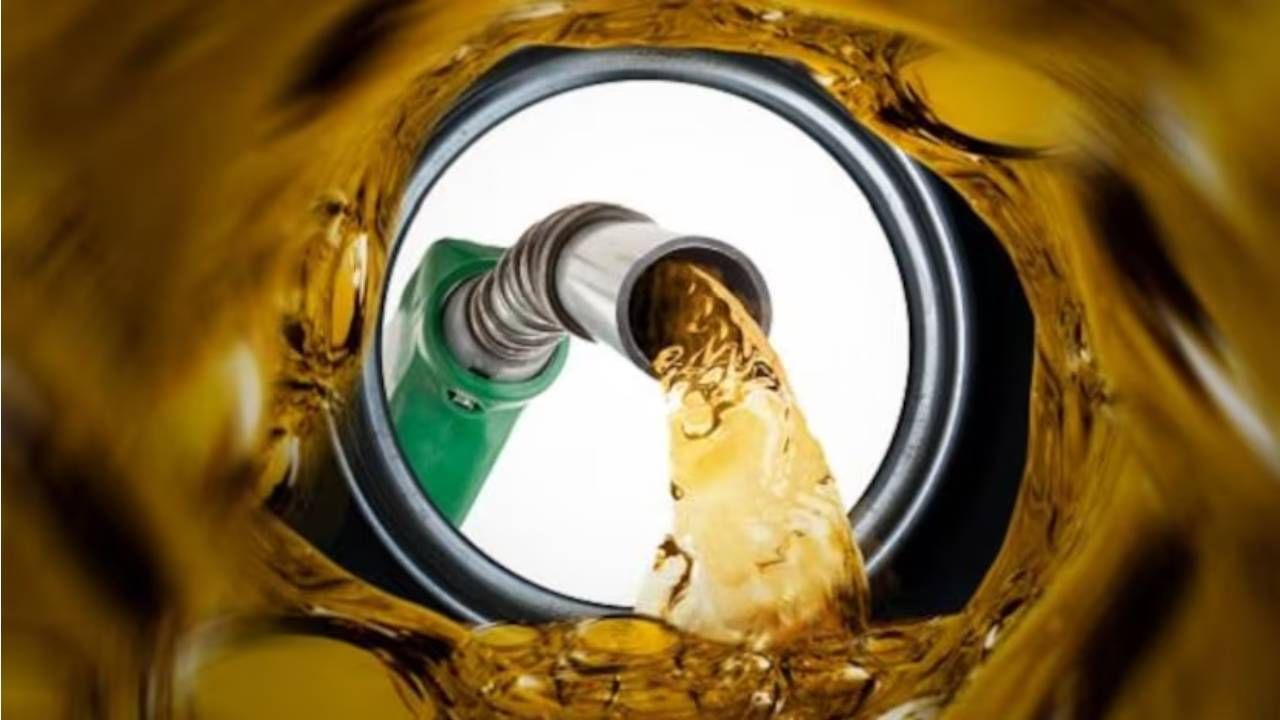 Petrol Diesel Price on April 04: ಬೆಂಗಳೂರು ಸೇರಿದಂತೆ ದೇಶದ ವಿವಿಧ ನಗರಗಳಲ್ಲಿ ಪೆಟ್ರೋಲ್ ದರ ಎಷ್ಟಿದೆ?