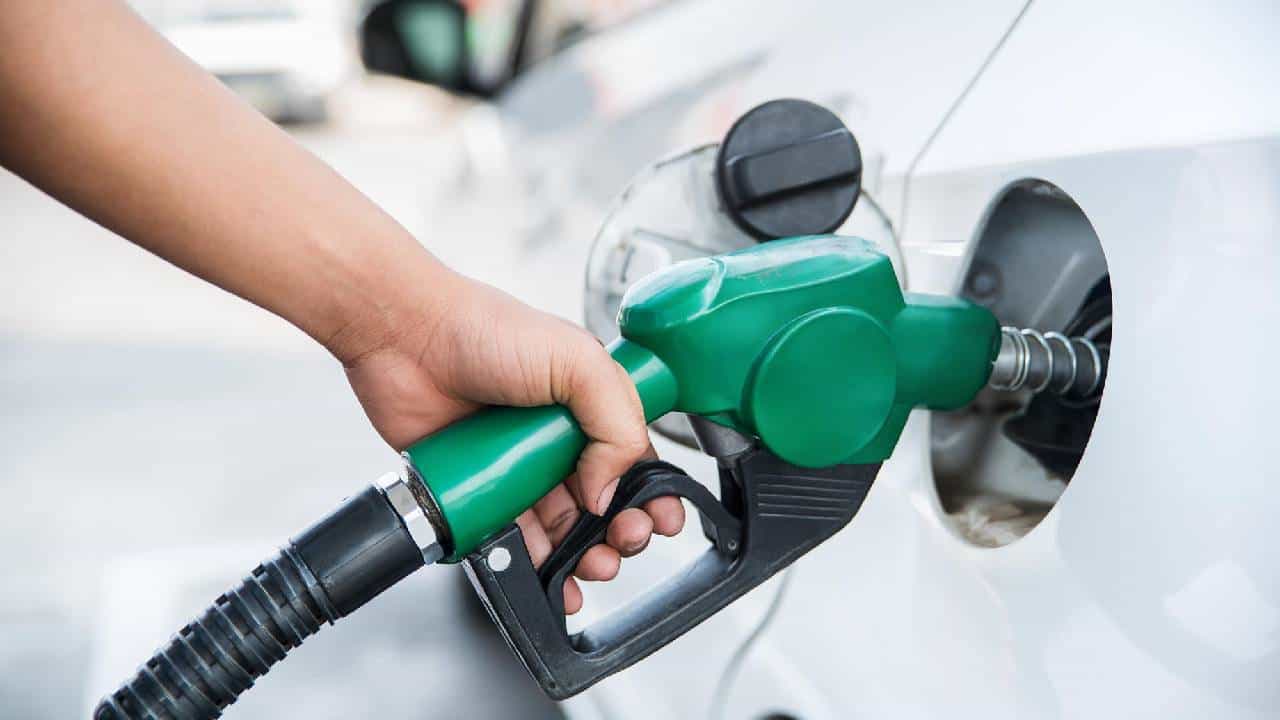 Petrol Diesel Price on April 08: ಜಮ್ಮು ಮತ್ತು ಕಾಶ್ಮೀರ ಹಾಗೂ ಆಂಧ್ರಪ್ರದೇಶದಲ್ಲಿ ಪೆಟ್ರೋಲ್ ಬೆಲೆ ಏರಿಕೆ Petrol Diesel Price on April 08: ಜಮ್ಮು ಮತ್ತು ಕಾಶ್ಮೀರ ಹಾಗೂ ಆಂಧ್ರಪ್ರದೇಶದಲ್ಲಿ ಪೆಟ್ರೋಲ್ ಬೆಲೆ ಏರಿಕೆ