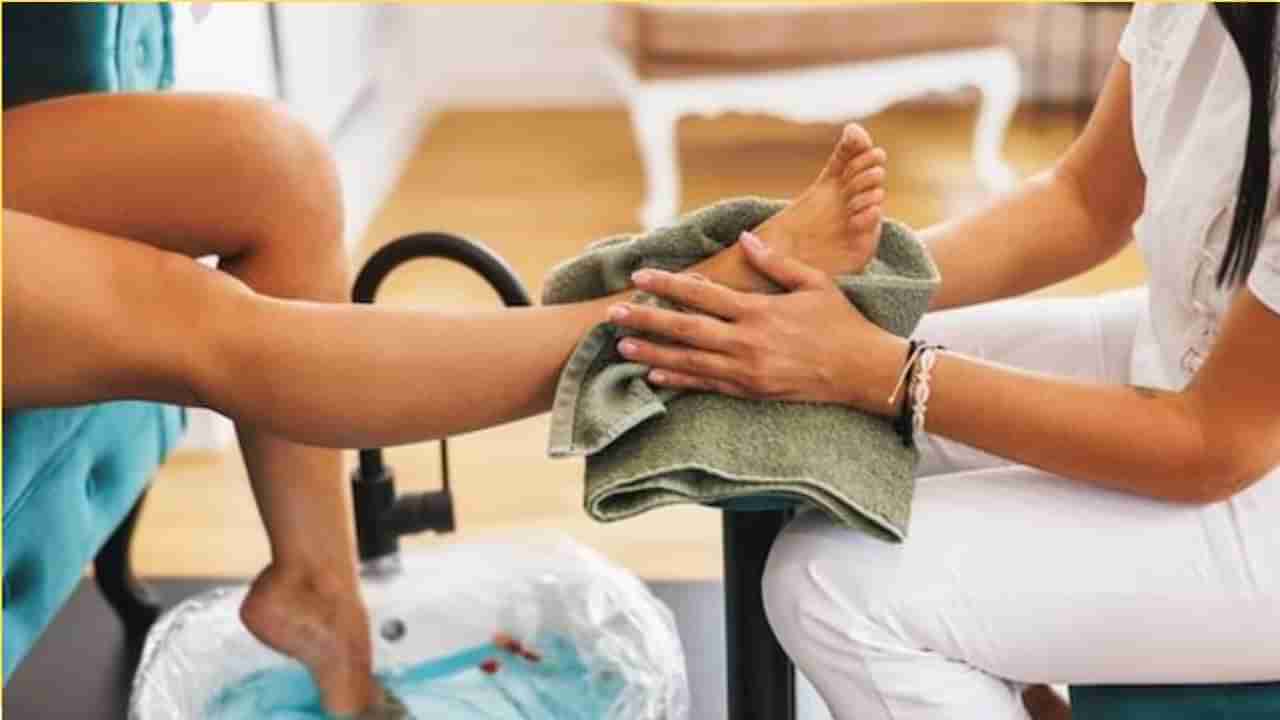 Foot Care : ಪಾದಗಳು ಕೆಂಡದಂತೆ ಸುಡುತ್ತಿದೆಯೇ, ಈ ಮನೆ ಮದ್ದಿನಿಂದ ಉರಿಯೆಲ್ಲವೂ ಮಾಯಾ