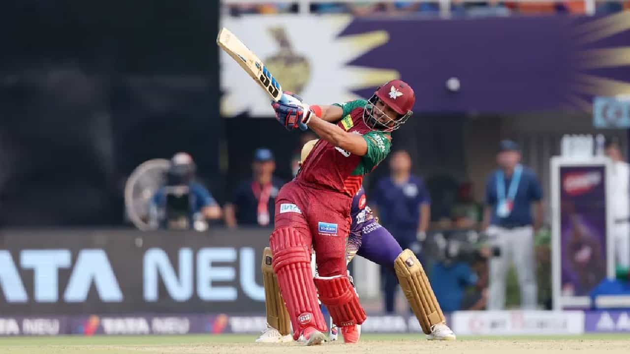 ಇಂಡಿಯನ್ ಪ್ರೀಮಿಯರ್ ಲೀಗ್ (IPL 2024) ಸೀಸನ್ 17 ರಲ್ಲಿ ನಿಕೋಲಸ್ ಪೂರನ್ ಅಬ್ಬರ ಮುಂದುವರೆದಿದೆ. ಲಕ್ನೋ ಸೂಪರ್ ಜೈಂಟ್ಸ್ ಪರ ಮಧ್ಯಮ ಕ್ರಮಾಂಕದಲ್ಲಿ ಬ್ಯಾಟ್ ಬೀಸುತ್ತಿರುವ ಪೂರನ್ ಇದೀಗ ಸಿಕ್ಸ್ ಹಿಟ್ಟರ್ಗಳ ಪಟ್ಟಿಯಲ್ಲಿ ಅಗ್ರಸ್ಥಾನಕ್ಕೇರಿದ್ದಾರೆ.