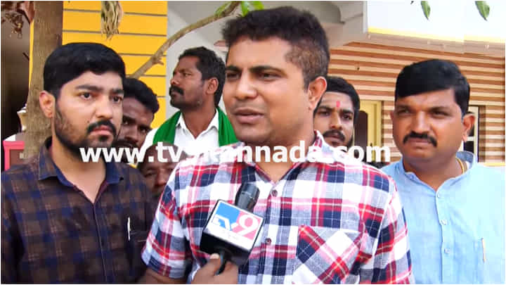 ನೇಹಾ ಹಿರೇಮಠ್ ಹತ್ಯೆ: ಫಯಾಜ್ಗೆ ಭಾರತ ರತ್ನ ಕೊಡಿ ಅಂತ ಪ್ರಥಮ್ ಹೇಳಿದ್ದು ಯಾಕೆ? ನೇಹಾ ಹಿರೇಮಠ್ ಹತ್ಯೆ: ಫಯಾಜ್ಗೆ ಭಾರತ ರತ್ನ ಕೊಡಿ ಅಂತ ಪ್ರಥಮ್ ಹೇಳಿದ್ದು ಯಾಕೆ?