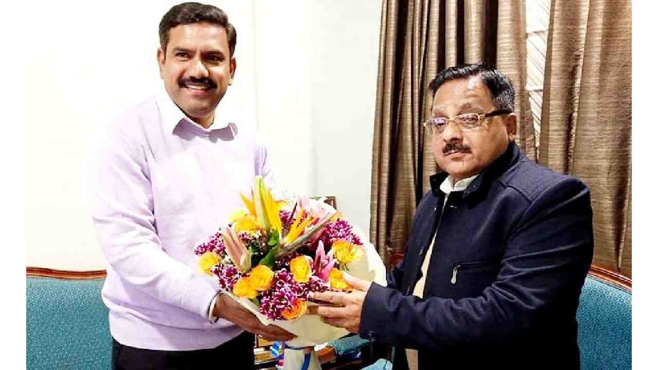 ಕರ್ನಾಟಕದಲ್ಲಿ ಬಿಜೆಪಿಗೆ ಕಡಿಮೆ ಸ್ಥಾನ ಬಂದ್ರೆ ರಾಜ್ಯಾಧ್ಯಕ್ಷ ಬದಲಾವಣೆ: ಅಂತೆ-ಕಂತೆಗಳಿಗೆ ಉಸ್ತುವಾರಿ ಸ್ಪಷ್ಟನೆ ಕರ್ನಾಟಕದಲ್ಲಿ ಬಿಜೆಪಿಗೆ ಕಡಿಮೆ ಸ್ಥಾನ ಬಂದ್ರೆ ರಾಜ್ಯಾಧ್ಯಕ್ಷ ಬದಲಾವಣೆ: ಅಂತೆ-ಕಂತೆಗಳಿಗೆ ಉಸ್ತುವಾರಿ ಸ್ಪಷ್ಟನೆ